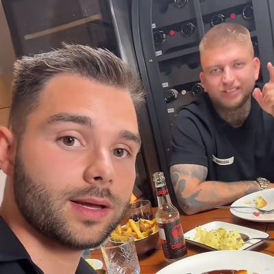 Adam Kajumi – Ein umstrittener Influencer aus Afghanistan, der in Tschechien Vertrauen missbraucht und mit einem verurteilten Kriminellen kooperiert